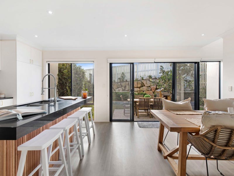 4 Curlew Way, Peregian Springs, QLD 4573