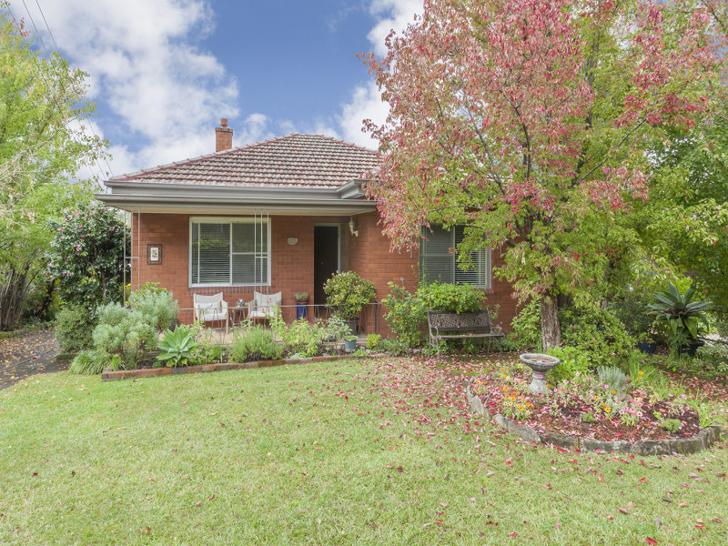 14 Burns Road, Springwood, NSW 2777