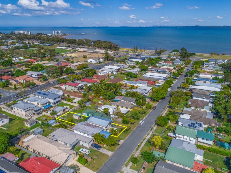 36 Mclennan Street, Woody Point, Qld 4019