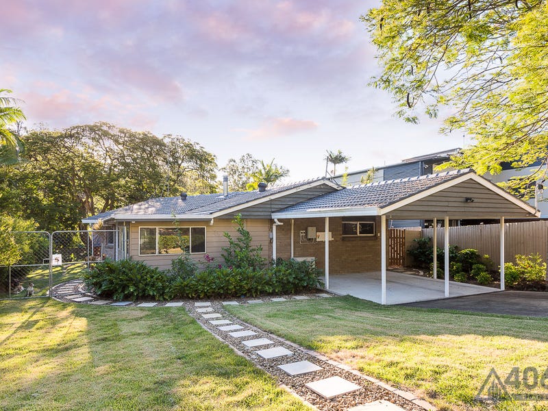 62 Dumbarton Drive, Kenmore, QLD 4069