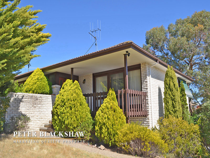 4 Whitty Cres, Isaacs, ACT 2607