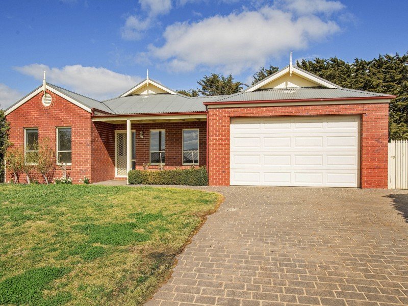 9 Francis Close, Romsey, Vic 3434 Property Details