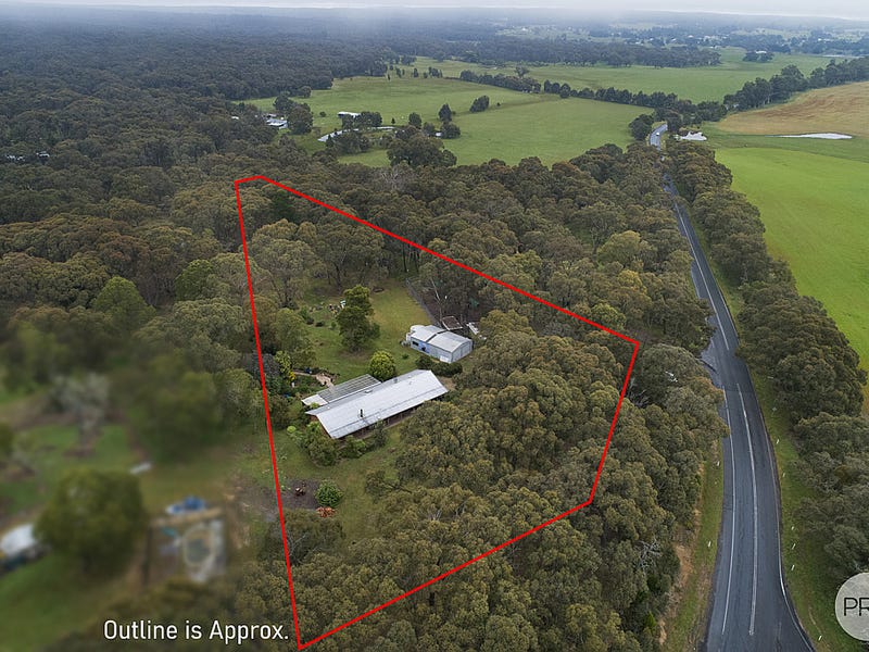 747 Smythesdalesnake Valley Road, Hillcrest, VIC 3351
