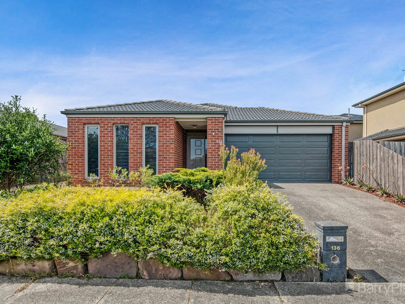 136 Fleetwood Drive, Narre Warren, VIC 3805