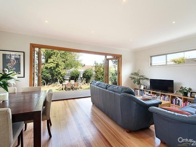 110 McKinnon Road, McKinnon, Vic 3204 Property Details