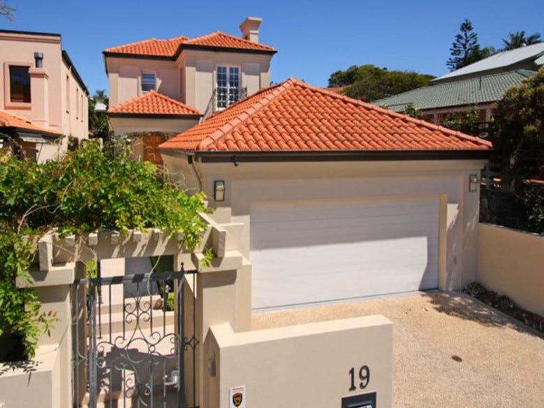 19 Sefton Road, Clayfield, Qld 4011 Property Details