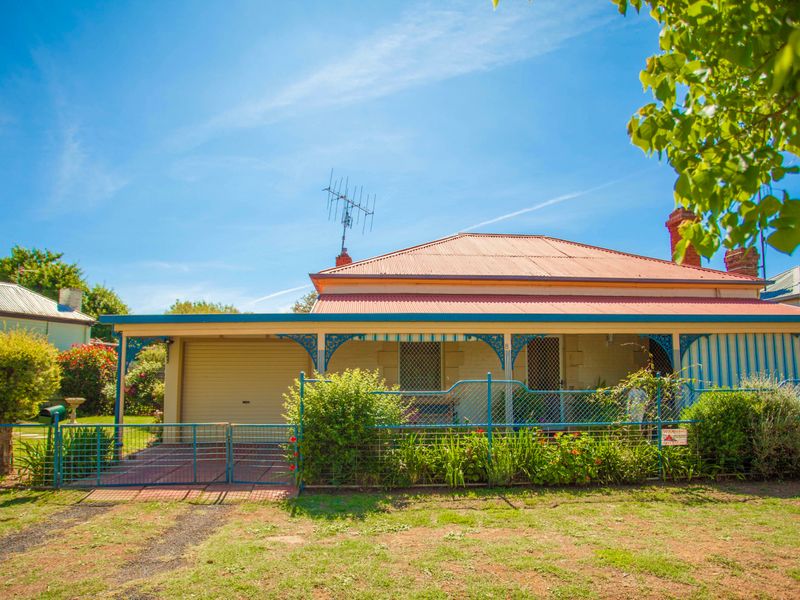 8 Kennard Street, Wellington, NSW 2820