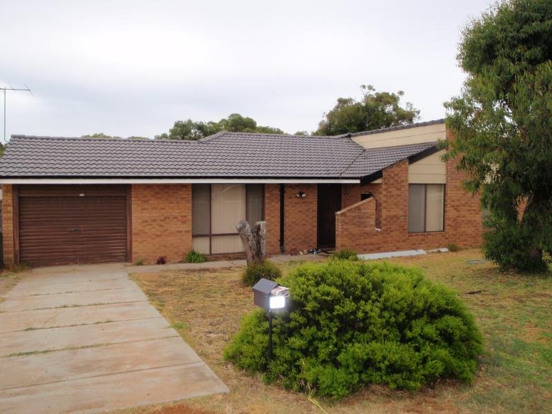 31 Barclay Avenue, Padbury, WA 6025