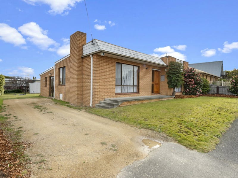 8 First Avenue, Midway Point, TAS 7171