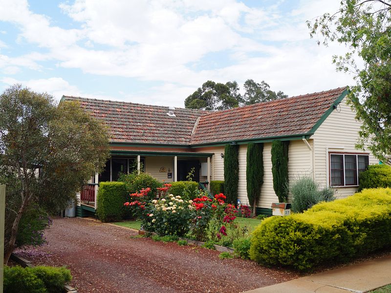 27 Queen Street, Dookie, VIC 3646