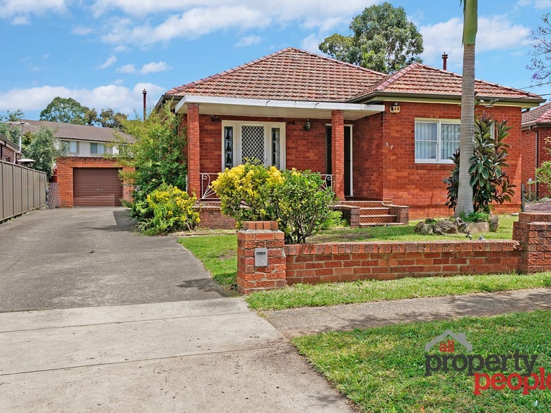 37 Grimson Cres, Liverpool, NSW 2170