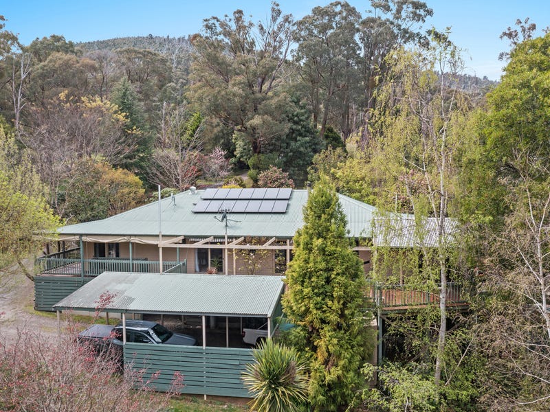 27 Gwinganna Place, Buxton, Vic 3711 House for Sale
