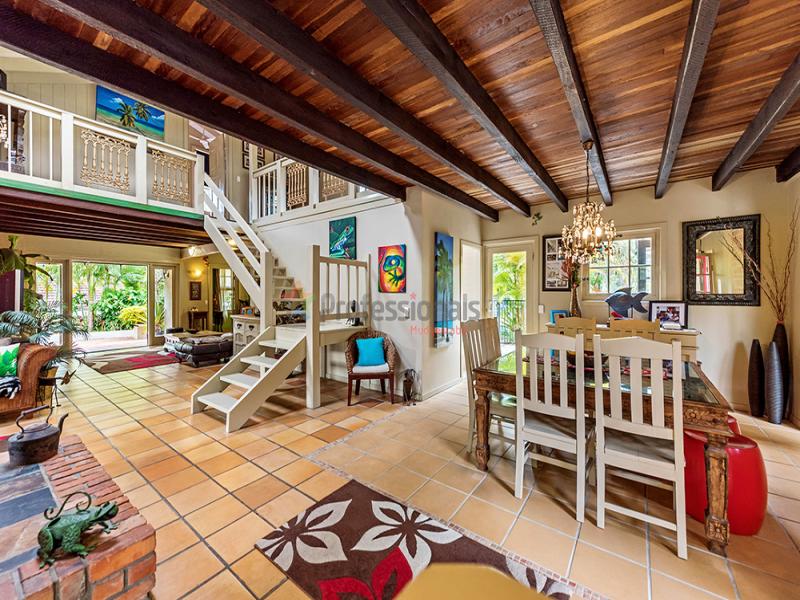 1 Gunsynd Drive, Mudgeeraba, Qld 4213 Property Details