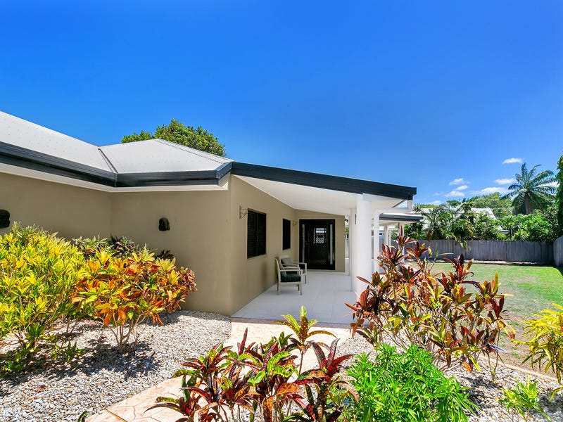 15 Norfolk Close, Holloways Beach, QLD 4878