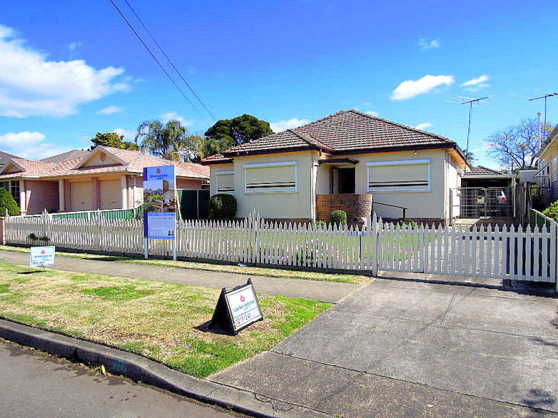 136 QUEEN ST, Revesby, NSW 2212 Property Details