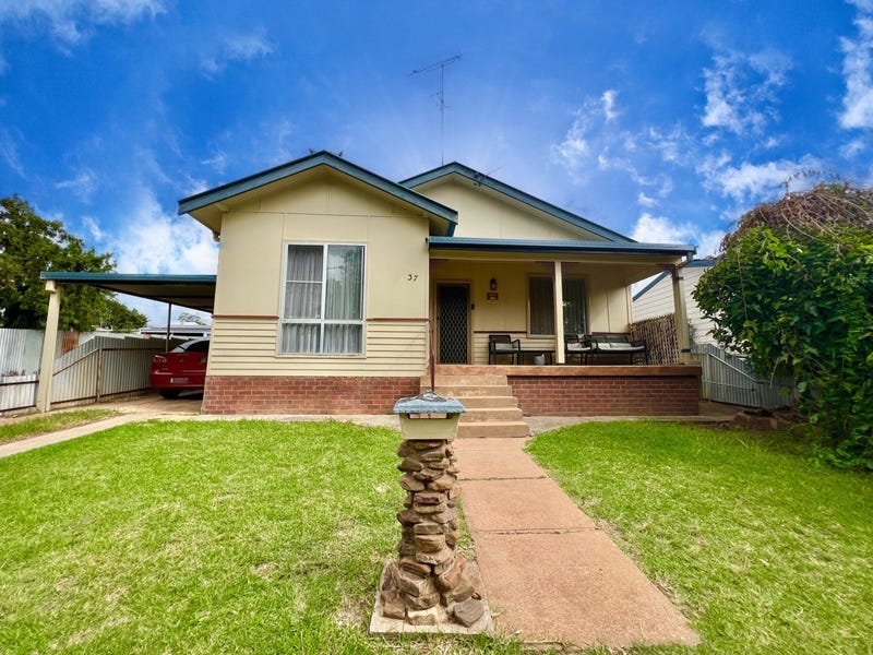 37 Woodward Street, Parkes, NSW 2870 Property Details