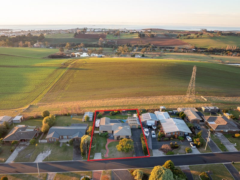 15 Autumn Drive, Ambleside, Tas 7310 House for Sale