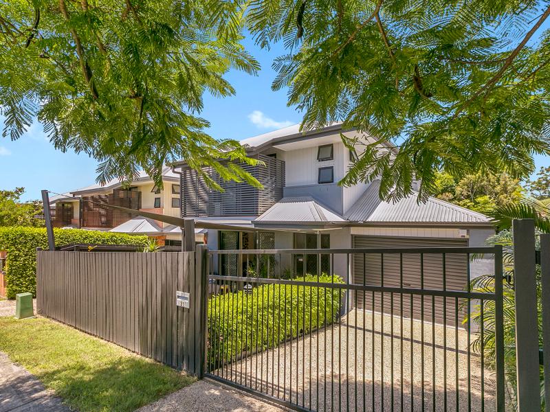 31 Robertson Avenue, Greenslopes, QLD 4120