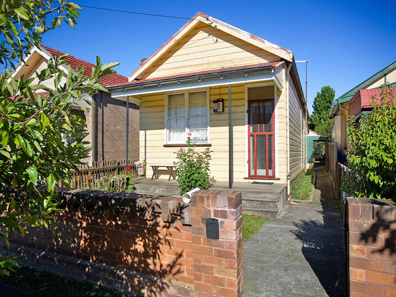 84 Laurence Street, Lithgow, NSW 2790 Property Details