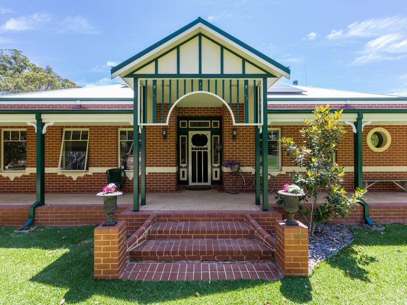 305 Badgerup Road, Wanneroo, WA 6065 Property Details