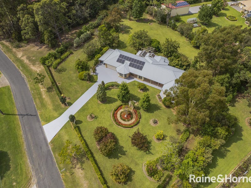 30 Tartarian Crescent, Bomaderry, NSW 2541 Property Details