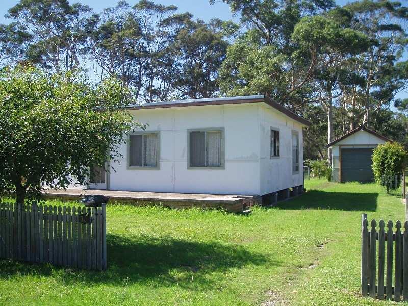 30 Princes Highway, Lake Tabourie, NSW 2539
