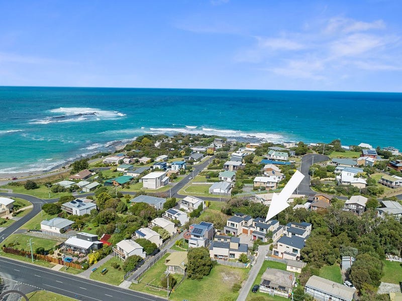 2/15 Great Ocean Road, Marengo, Vic 3233 Townhouse for Sale