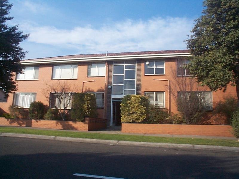 2/60 Brewster Street, Essendon, VIC 3040