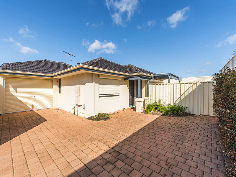 4/52 Bayview Terrace, Yangebup, WA 6164 Property Details