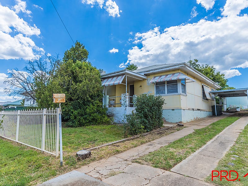 11 Street, Tamworth, NSW 2340 Property Details