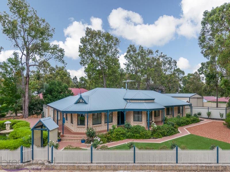 8 Reiger Way, Mundaring, WA 6073