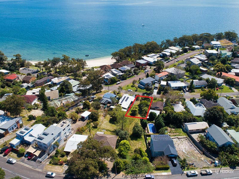 33 Christmas Bush Avenue, Nelson Bay, NSW 2315