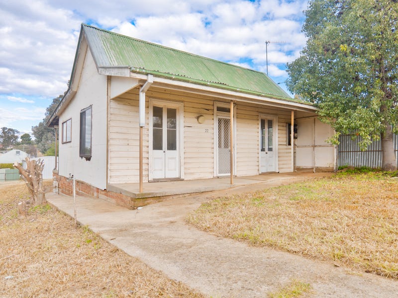 22 Wardle Street, Junee, NSW 2663 House for Sale