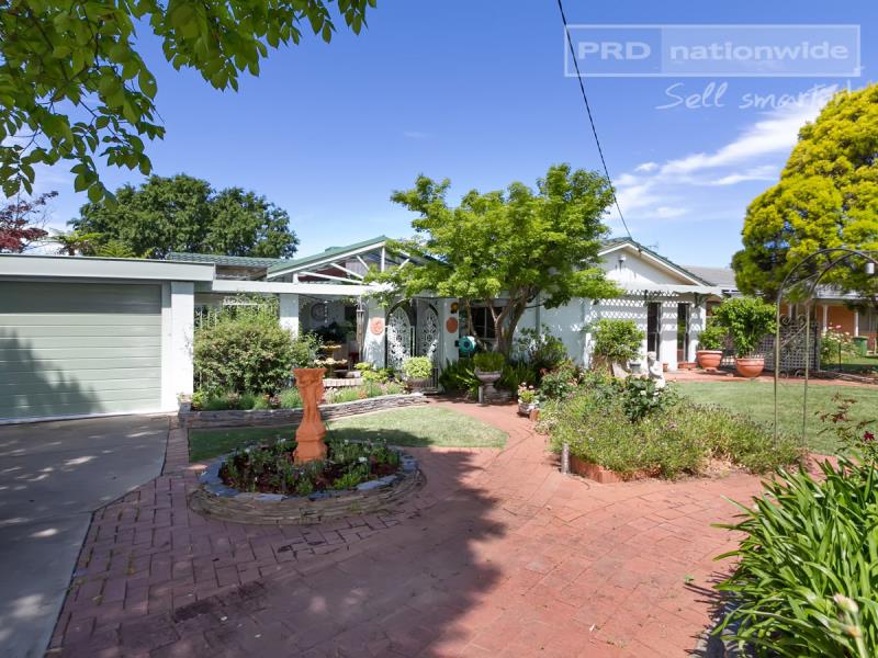 9 Dalkeith Avenue, Lake Albert, NSW 2650