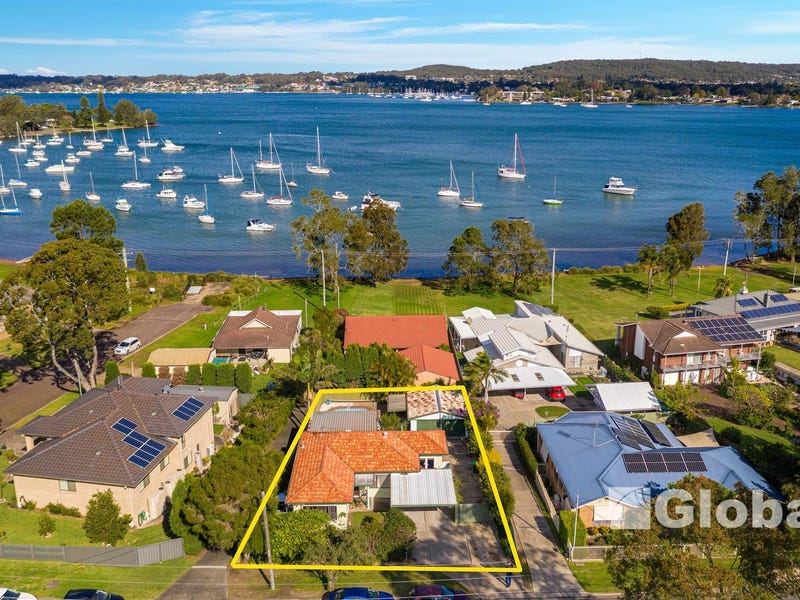 77 Bay Road, Bolton Point, NSW 2283
