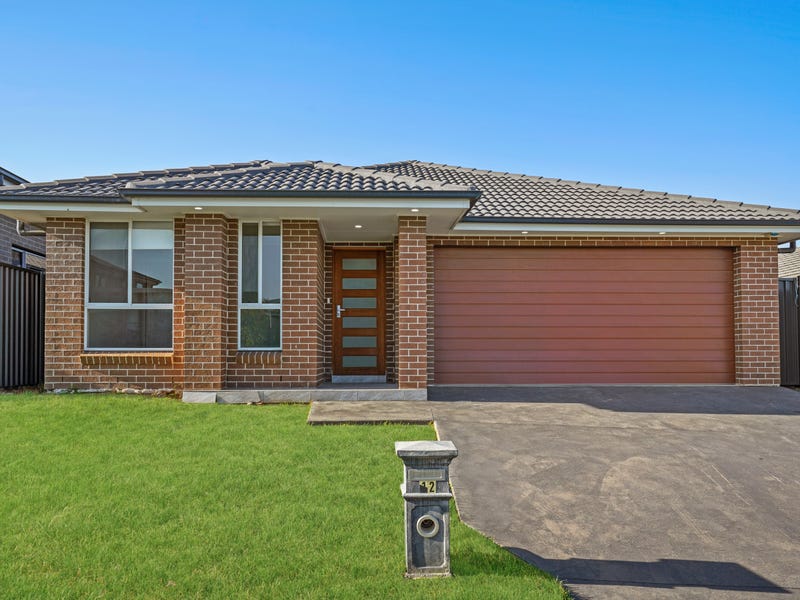12 Akuna Street, Gregory Hills, NSW 2557