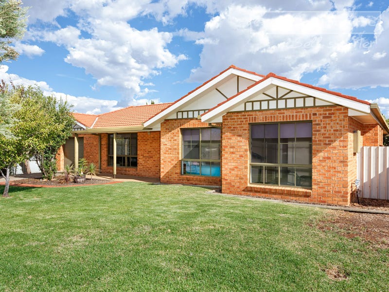 11 Avocet Drive, Estella, NSW 2650