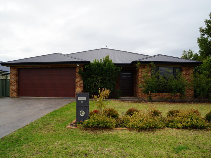 8 Holmwood Drive, Dubbo, NSW 2830