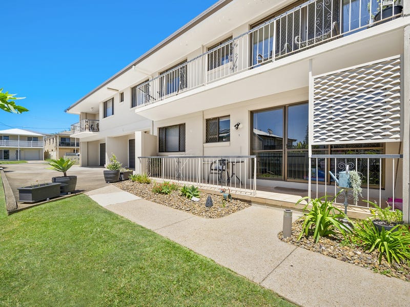 1/2 Osbourne Street, Scarborough, QLD 4020