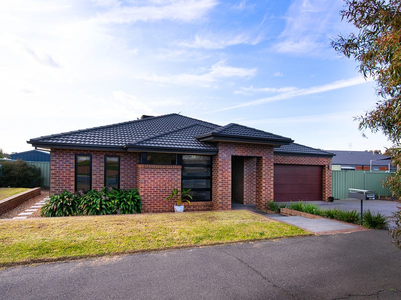 56 Janelle Drive, Maiden Gully, VIC 3551