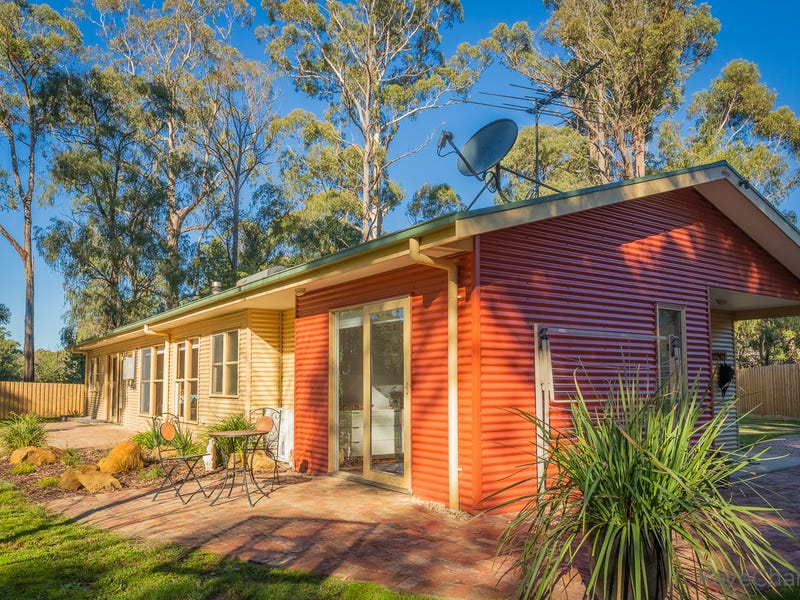 26 View Hill Road, Cockatoo, Vic 3781 Property Details