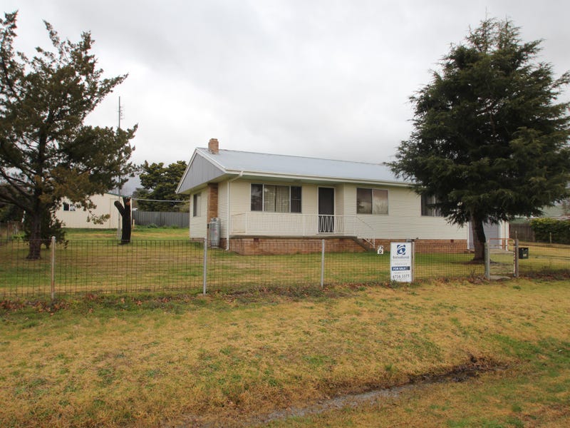 119 Molesworth Street, Tenterfield, NSW 2372 Property Details