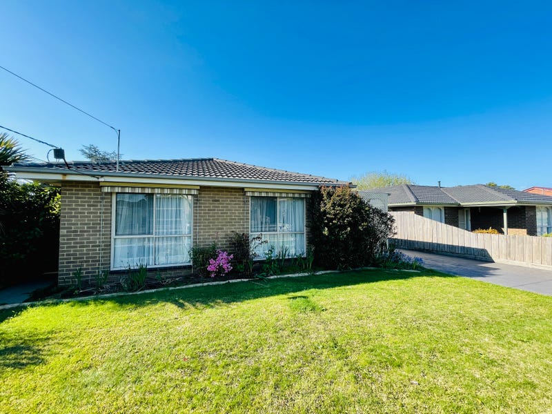 35 Dearing Avenue, Cranbourne, VIC 3977