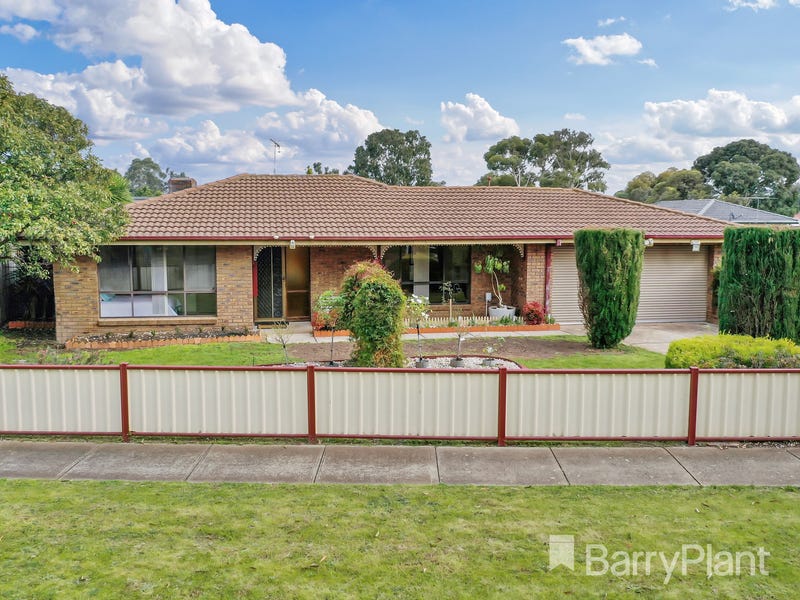 13 Lincoln Way, Melton West, VIC 3337