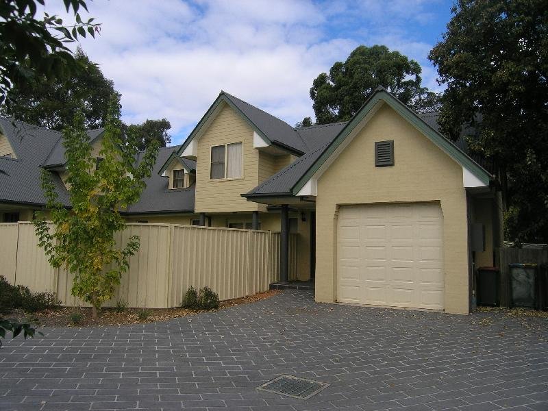 2/60 Harrington Street, Elderslie, NSW 2570