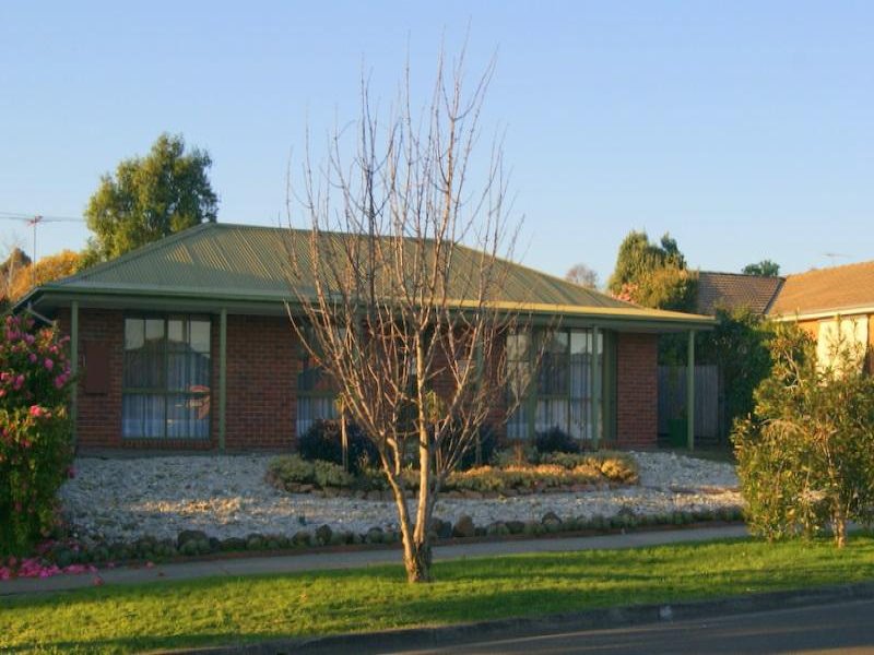 82 Mansfield Street, Berwick, Vic 3806 Property Details