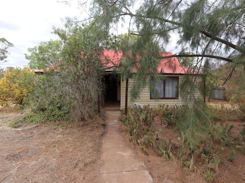 69 Warri Street, Ardlethan, NSW 2665 Property Details