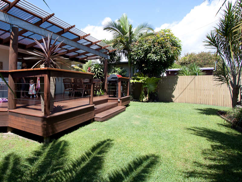 90 Tahiti Avenue, Palm Beach, QLD 4221