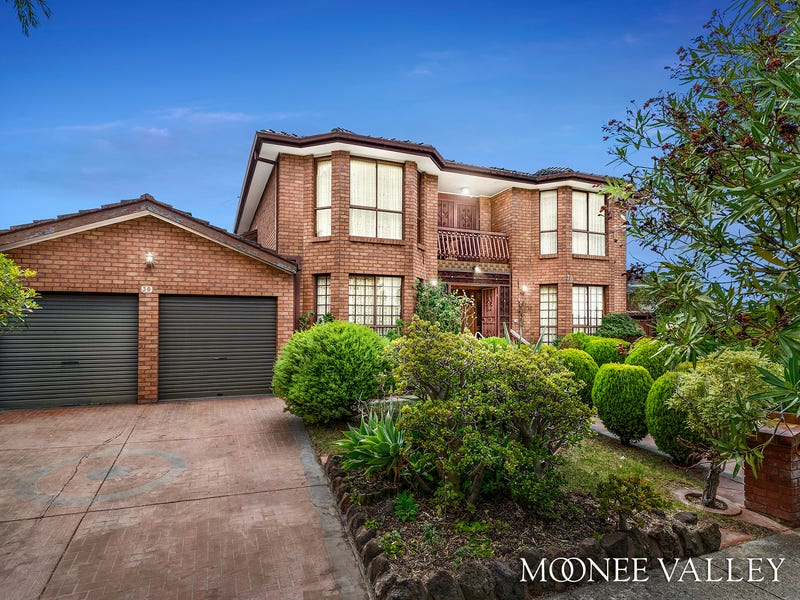 30 Windsor Drive, Avondale Heights, VIC 3034