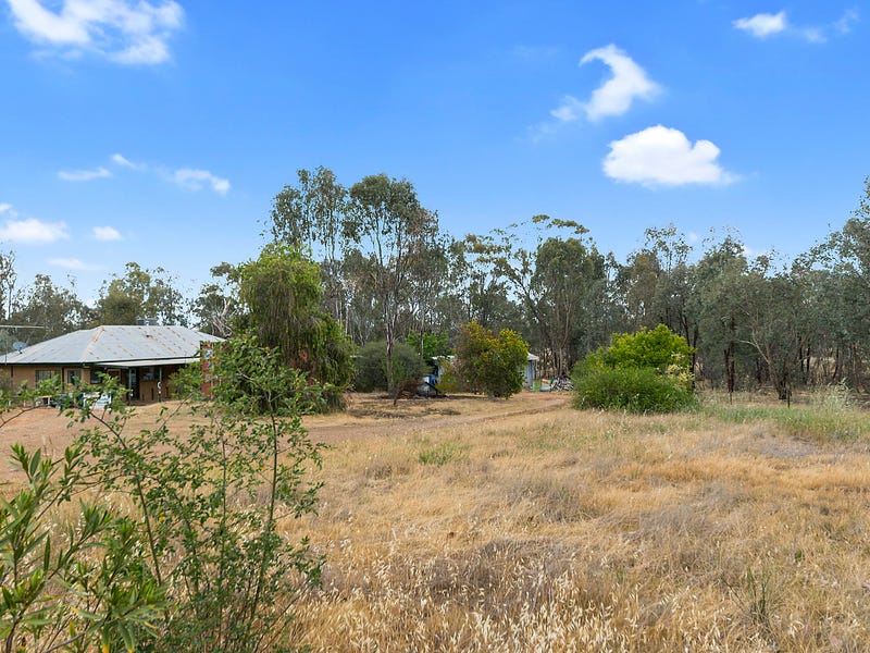 48 Fox Street Winton, Benalla, Vic 3672 Property Details